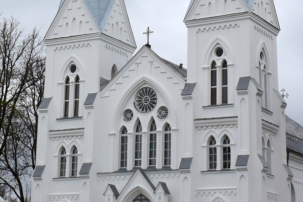 Быковский храм Св. Сердца Иисуса (Bikovas Vissvētās Jēzus Sirds baznīca)